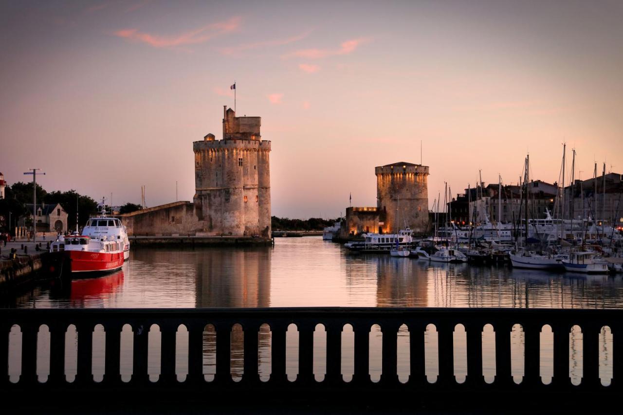 Un Hotel En Ville La Rochelle  Bagian luar foto